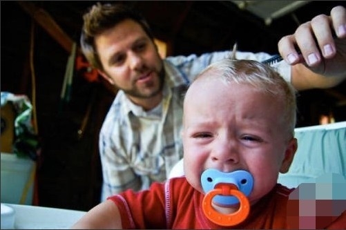 又囧又萌！寶寶理發好傷心