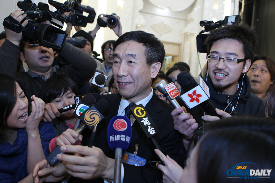 全國人大常委會通過《關(guān)于加強網(wǎng)絡(luò)信息保護的決定》