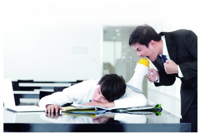 今起連上8天班你郁悶嗎？8連班易患疲勞綜合征