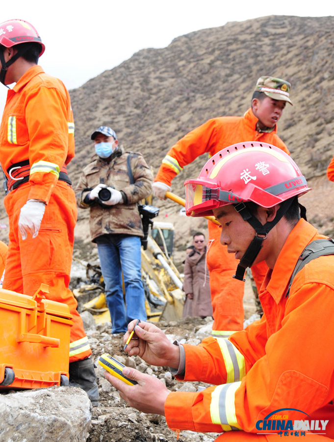 2000余人參與西藏滑坡災害搜救 尚未發現生命跡象