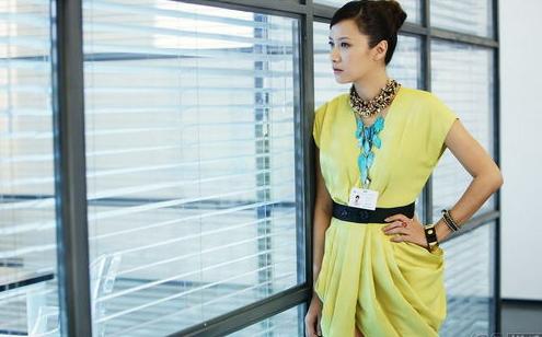 “杜拉拉”后傳：第一代外企白領(lǐng)遭遇中年尷尬