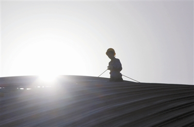 廢止還是延續(xù)，探親假的法律尷尬？