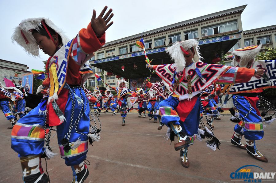 拉薩兒童歡慶兒童節