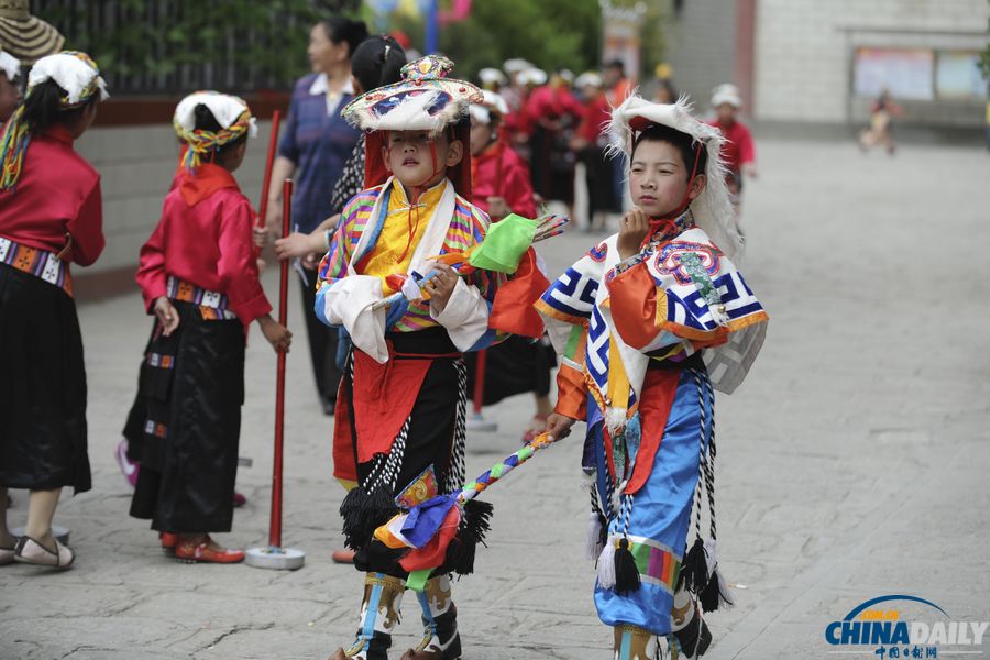 拉薩兒童歡慶兒童節