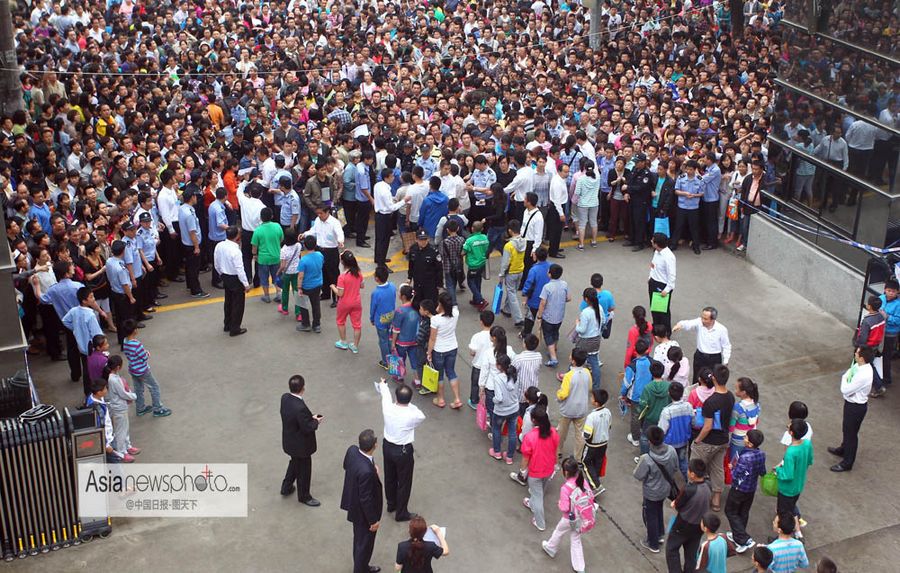 中國日報一周圖片精選：大學(xué)生畢業(yè)設(shè)計展