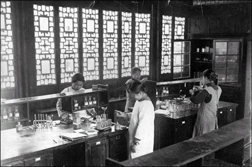 民國(guó)時(shí)期金陵美女的大學(xué)舊照（組圖）