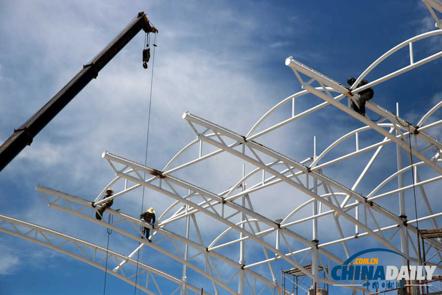 江西九江：烈日下的建設者