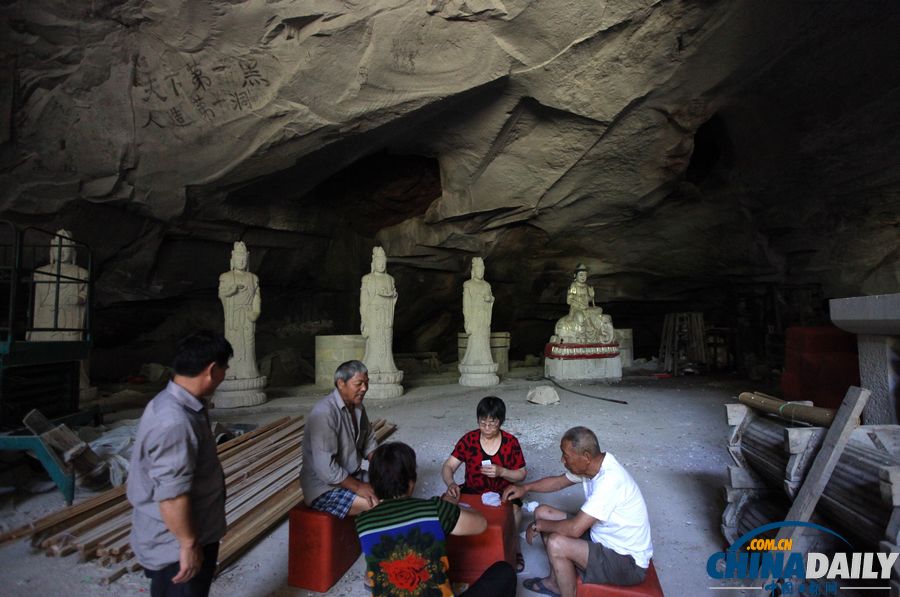 高清：臺州慈恩寺推出短期出家超千人報名 住持稱壓力大