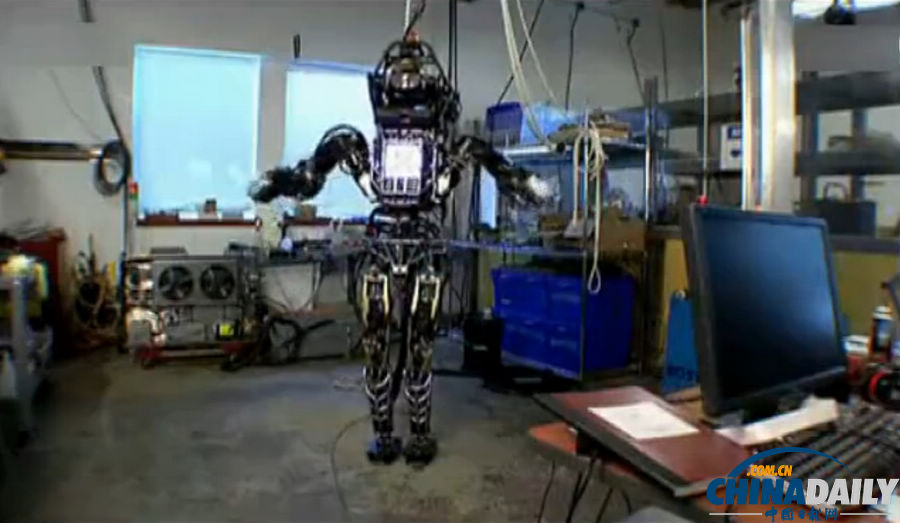 組圖：美軍研制最新戰(zhàn)爭機(jī)器人能跑會跳像