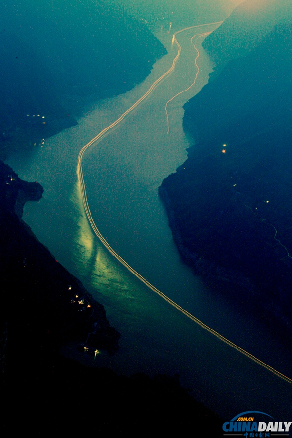 高清組圖：滾滾洪水過三峽