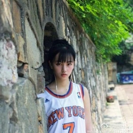 “武大女神”被指完爆人大版女神