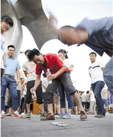 抓石子拍方包跳皮筋……舊時(shí)的游戲，還記得嗎