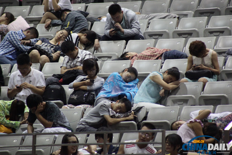 濟(jì)南考研族上大課場(chǎng)面壯觀 老師1對(duì)3600