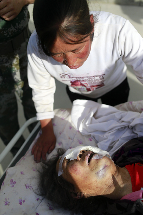 甘肅岷縣：直升機轉(zhuǎn)移傷員