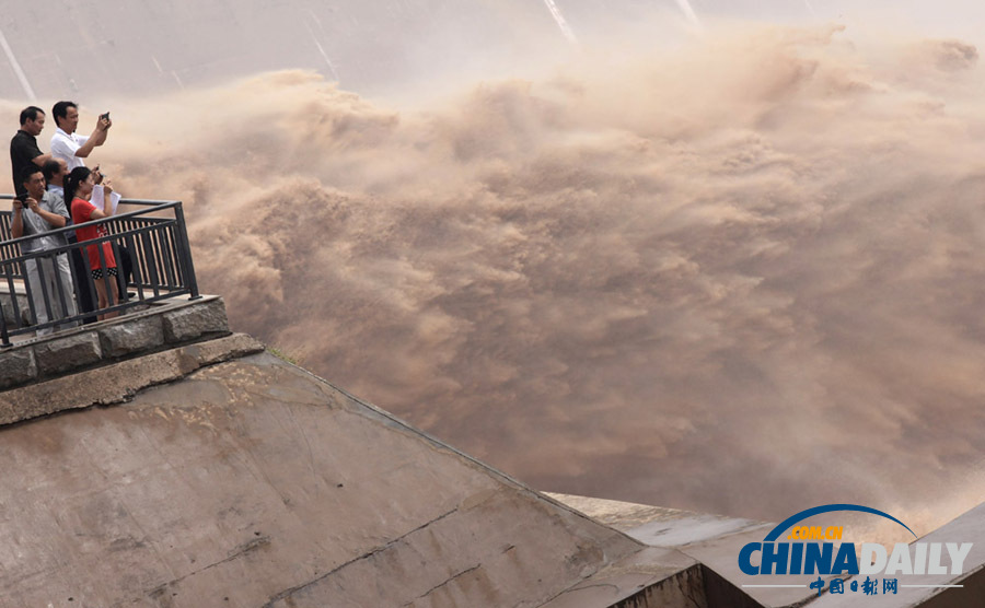 高清組圖：黃河小浪底水利樞紐今年第二次泄洪