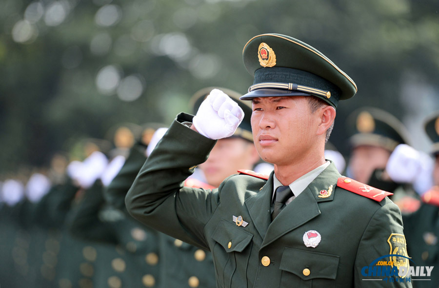 南京：千名武警官兵誓師“護航”亞青會