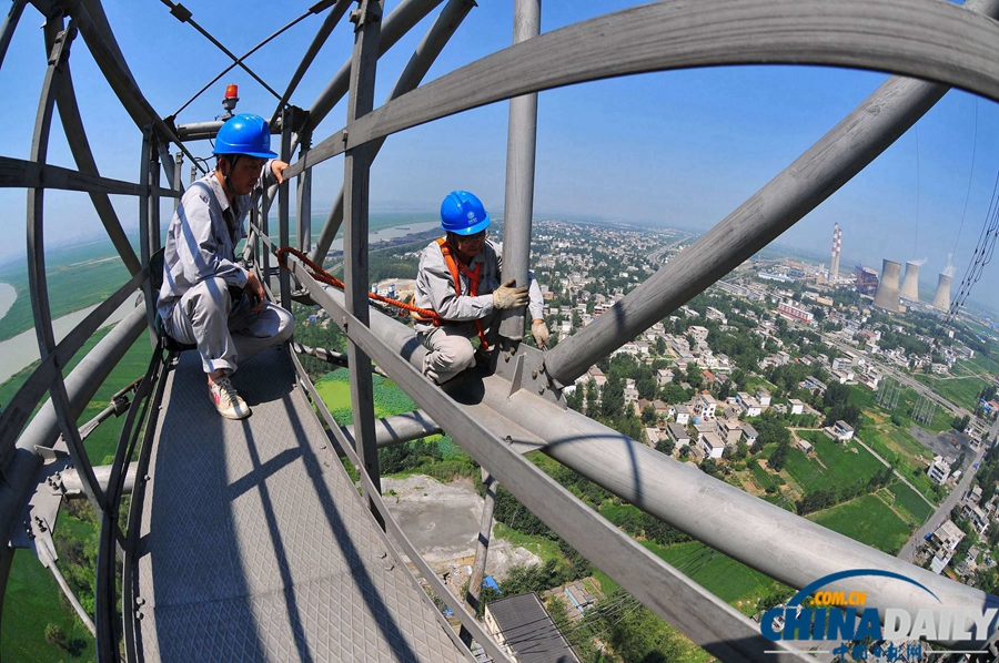 安徽淮南：163米高空巡檢 確保長三角電力供應