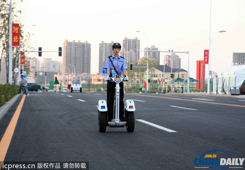 沈陽：新型警用電動(dòng)巡邏車在全運(yùn)村上崗