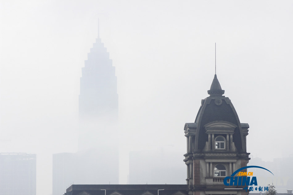 超強臺風“天兔”來襲 浙江紹興現(xiàn)海市蜃樓
