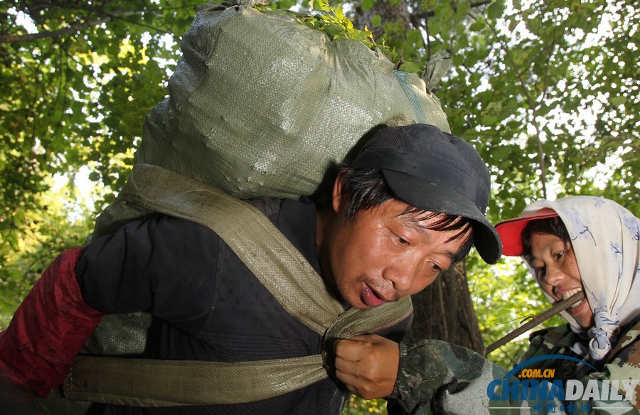 圖片故事：原始森林“跑山人”