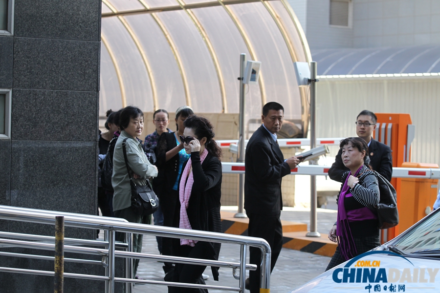 李某某等五人強(qiáng)奸案一審宣判 李某某獲刑10年