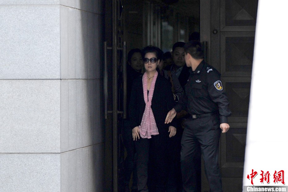 李某某等五人強奸案一審宣判 李某某獲刑10年