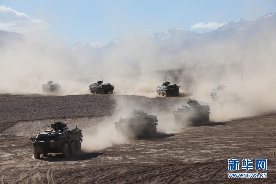 直擊解放軍萬人千車陸空協(xié)同高原大對抗
