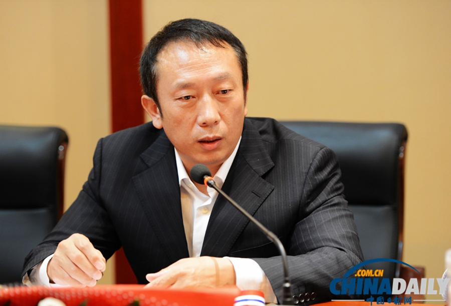 第四屆全國道德模范黃久生回老家受歡迎