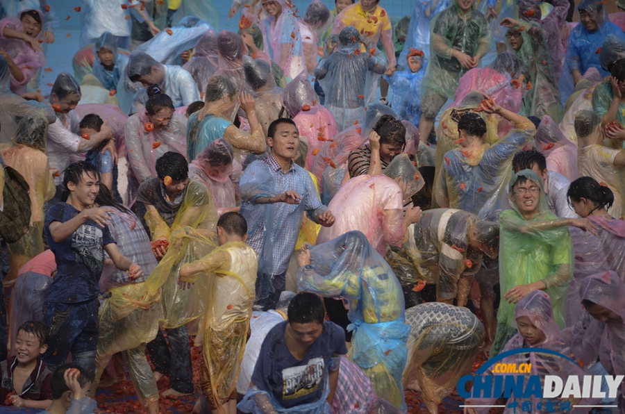 長沙世界之窗舉行西紅柿大戰