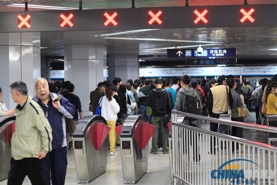 北京地鐵10號線列車信號故障 部分列車晚點(diǎn)