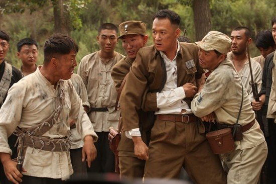 軍報痛批戰爭劇中“痞子變英雄”：從崇高到卑微