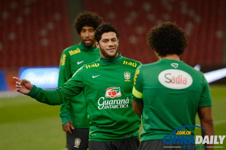 巴西國家隊鳥巢采場訓練 輕松備戰贊比亞