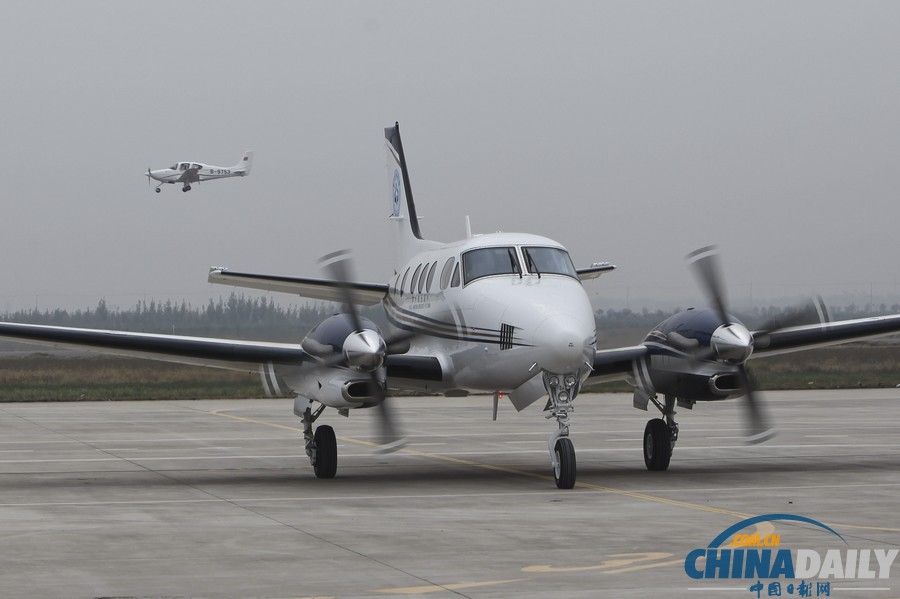 陜西渭南：國際通航大會進(jìn)行試飛排練