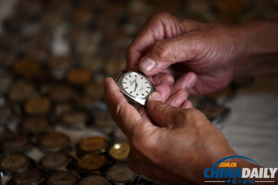 青島老人收藏手表1400多塊