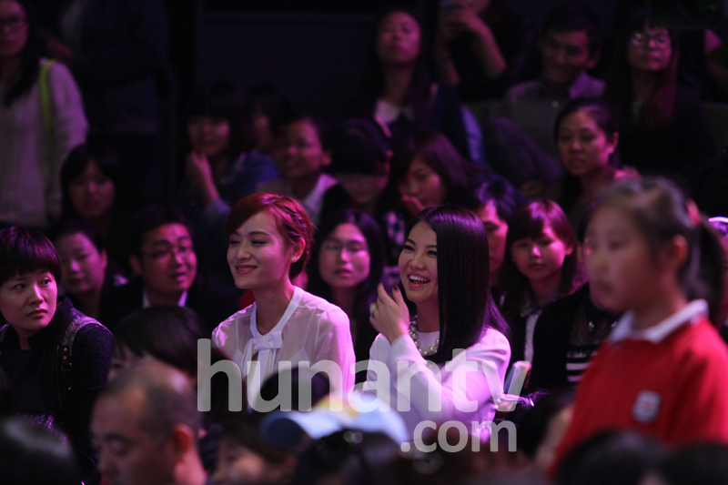 《爸爸去哪兒》萌娃鬧“大本營”