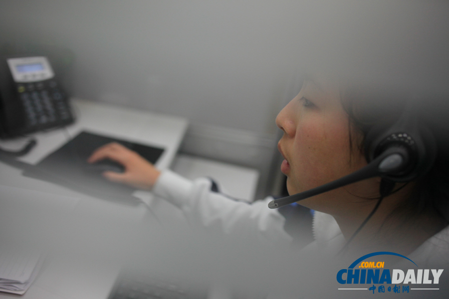 春運(yùn)高峰期話務(wù)量飆升 北京12306訂票中心設(shè)員工“發(fā)泄墻”