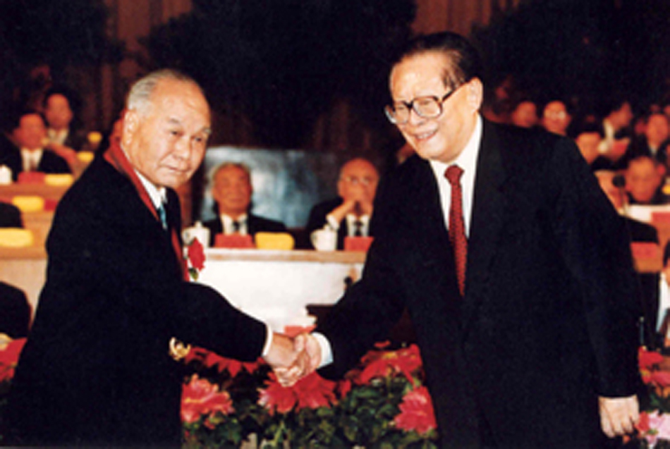 國家科學(xué)技術(shù)獎(jiǎng)勵(lì)大會(huì)在北京舉行 張存浩、程開甲獲最高科學(xué)技術(shù)獎(jiǎng)