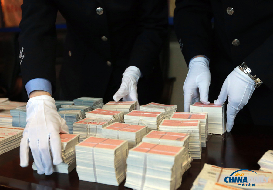 武鐵警方打掉家族式制售假票團(tuán)伙 繳獲假冒火車票空白票版12萬余張