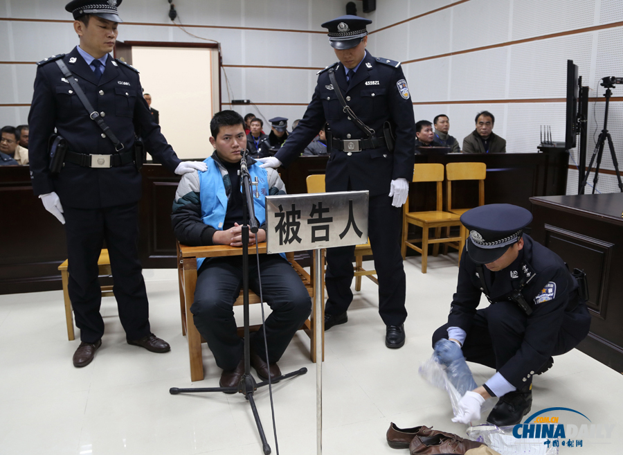 廣西平南民警胡平涉嫌持槍故意殺人案一審開庭