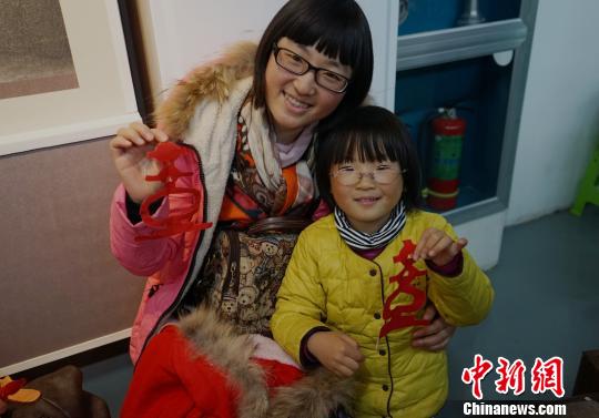 剪紙大師談傳統工美傳承：培養興趣從娃娃抓起