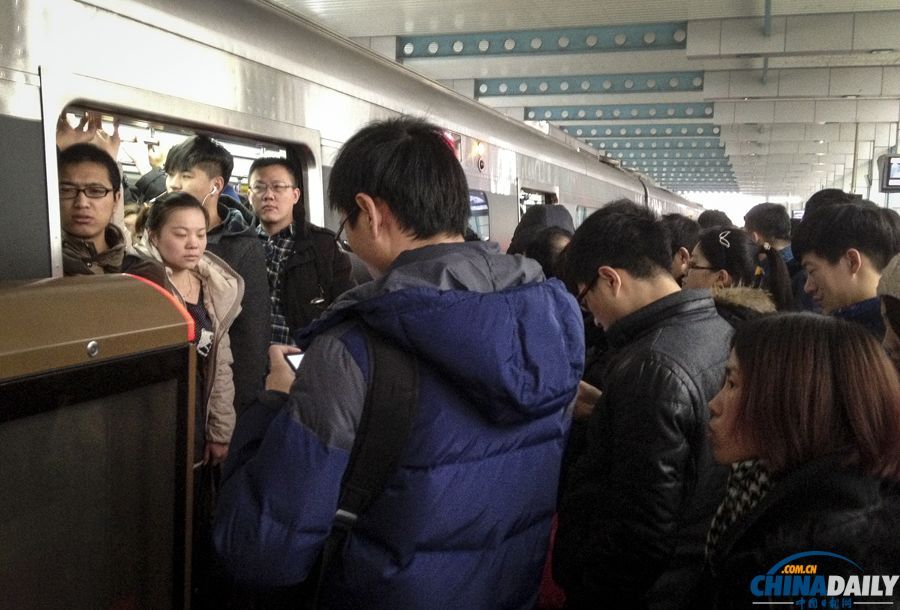 北京地鐵5號線信號故障 大量乘客滯留