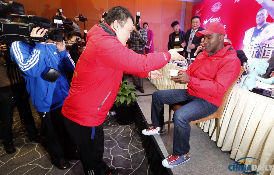 “拳王”霍利菲爾德中國收徒弟