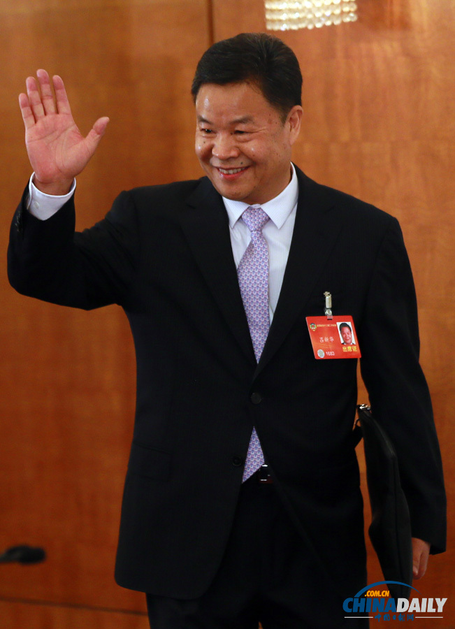 全國(guó)政協(xié)十二屆二次會(huì)議舉行新聞發(fā)布會(huì)