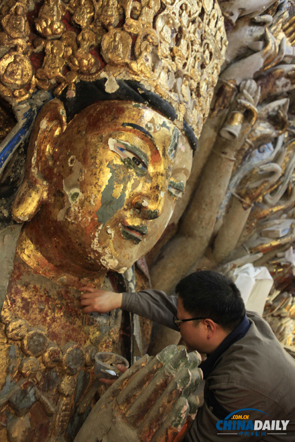 重慶大足：千手觀音主尊開始修復