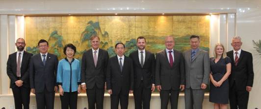 一個(gè)機(jī)器人與一個(gè)孩子的多種可能性——“玩中學(xué)”的樂高教育