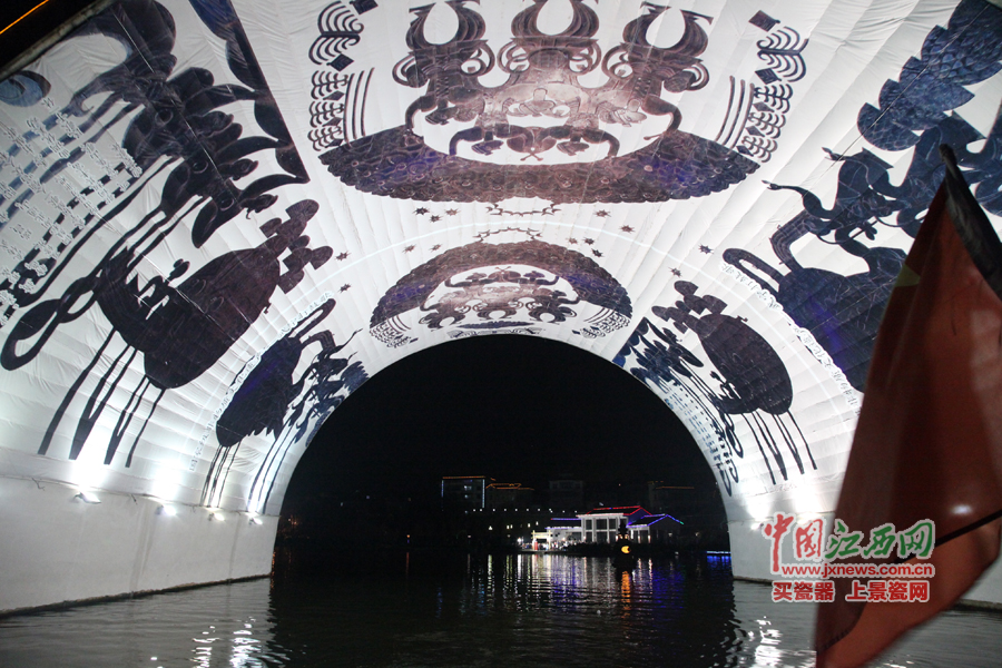 “第六屆全國網(wǎng)絡(luò)媒體江西游”記者夜游武寧西海灣