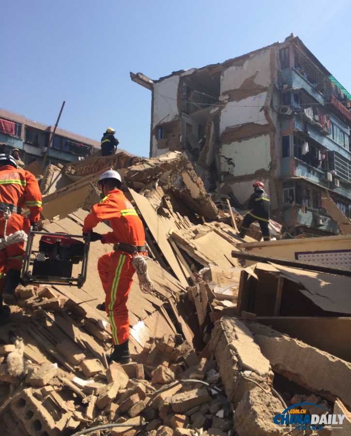 浙江寧波奉化市一幢5層居民房倒塌