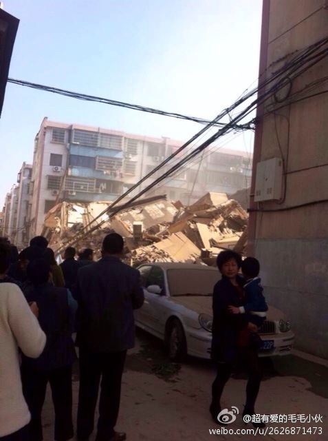 浙江寧波奉化市一幢5層居民房倒塌