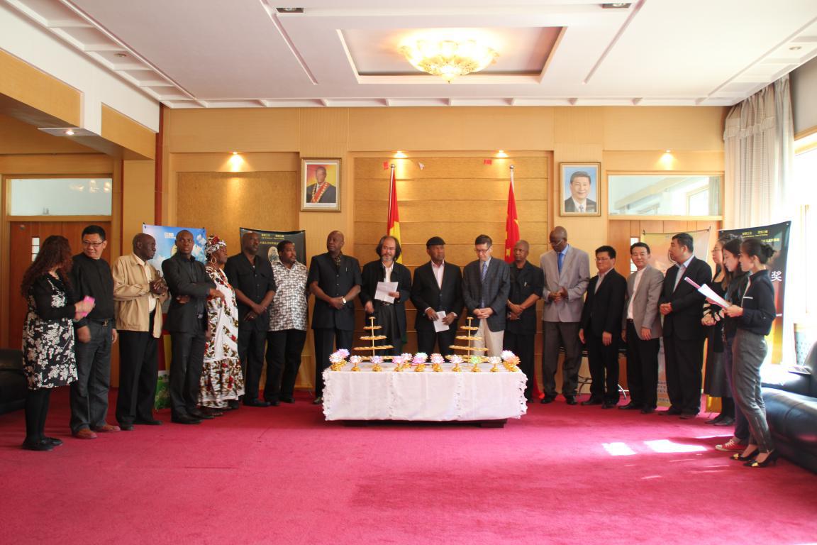 孔子和平獎：幾內(nèi)亞大使館點亮世界和平圣燈！