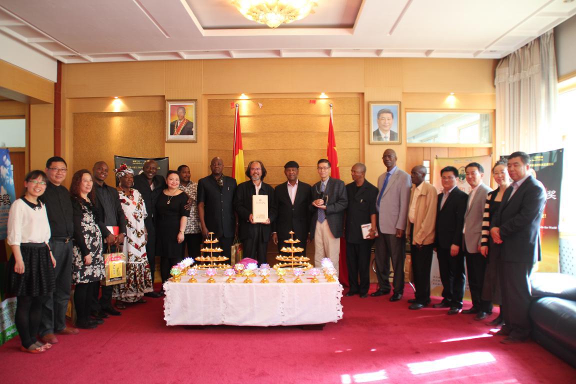 孔子和平獎：幾內(nèi)亞大使館點亮世界和平圣燈！